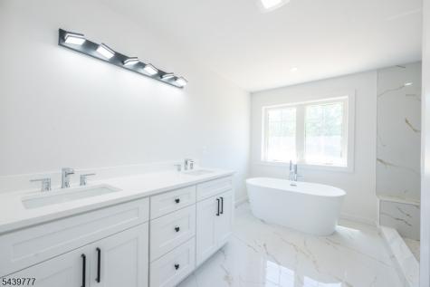 9 Emerald Drive Hardyston NJ 07419