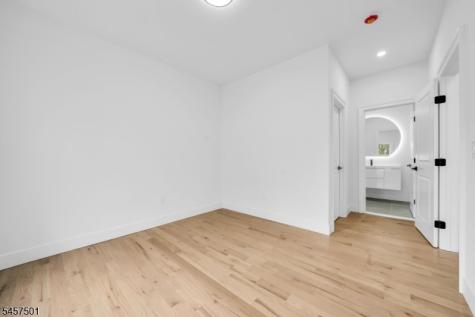 1880 Long Terrace Union NJ 07083