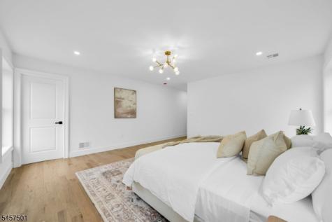 1880 Long Terrace Union NJ 07083