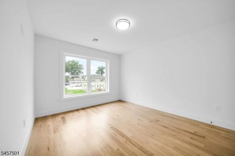 1880 Long Terrace Union NJ 07083