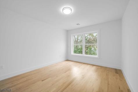1880 Long Terrace Union NJ 07083