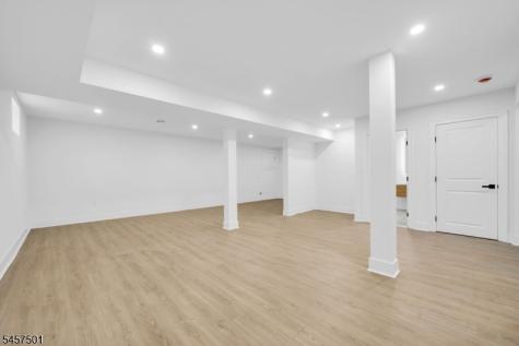 1880 Long Terrace Union NJ 07083