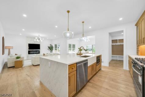 1880 Long Terrace Union NJ 07083