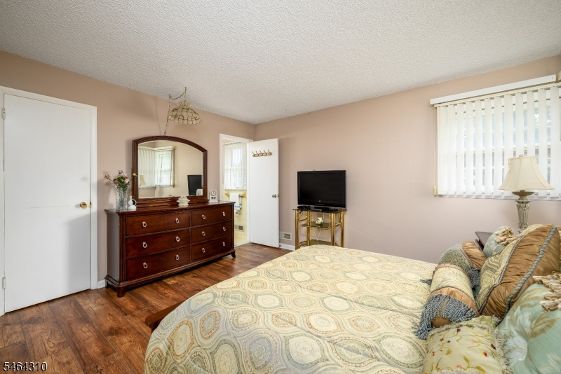 385 Jensen Avenue Rahway NJ 07065