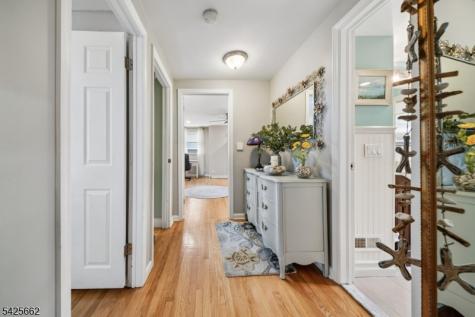 16 Lee Road Livingston NJ 07039