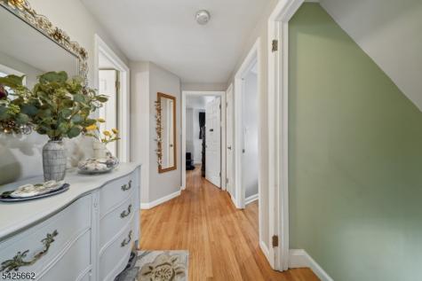 16 Lee Road Livingston NJ 07039