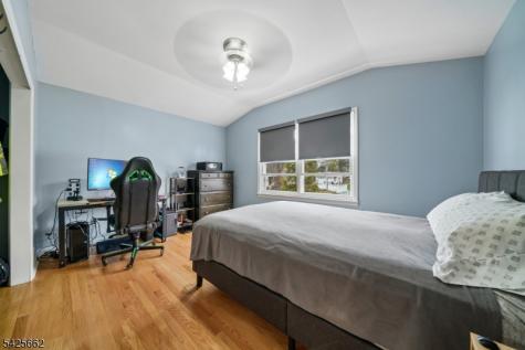 16 Lee Road Livingston NJ 07039