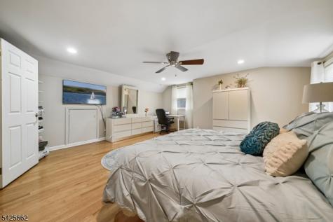 16 Lee Road Livingston NJ 07039