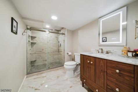 16 Lee Road Livingston NJ 07039