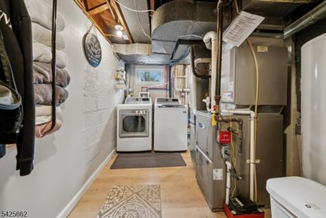 16 Lee Road Livingston NJ 07039