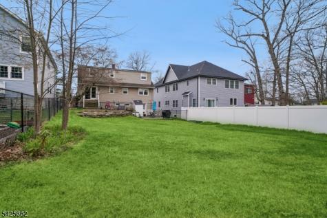 16 Lee Road Livingston NJ 07039