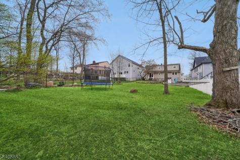 16 Lee Road Livingston NJ 07039