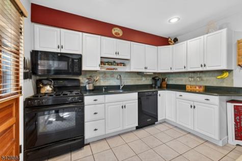17 Lynn Court Hillsborough NJ 08844