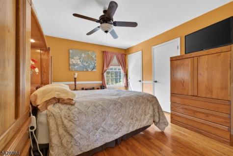17 Lynn Court Hillsborough NJ 08844