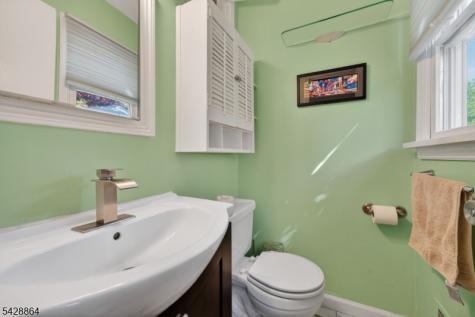 17 Lynn Court Hillsborough NJ 08844