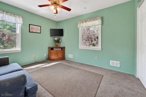 17 Lynn Court Hillsborough NJ 08844