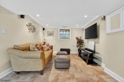 17 Lynn Court Hillsborough NJ 08844