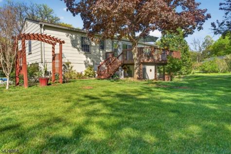 17 Lynn Court Hillsborough NJ 08844