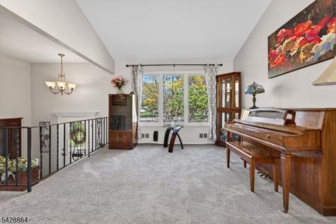 17 Lynn Court Hillsborough NJ 08844