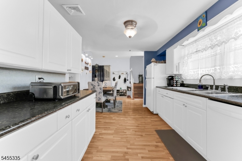 212 Gordon Avenue Totowa NJ 07512