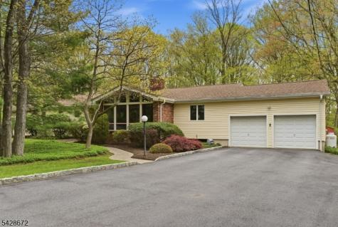 241 Hillside Avenue Roxbury NJ 07836