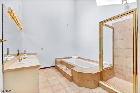 525 Johnston Drive Watchung NJ 07069