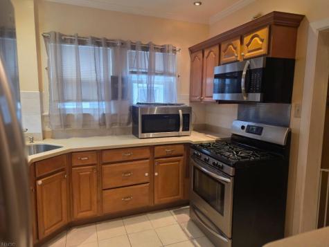 5 Roosevelt Avenue East Orange NJ 07017