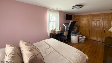 28 Noel Drive North Arlington NJ 07031
