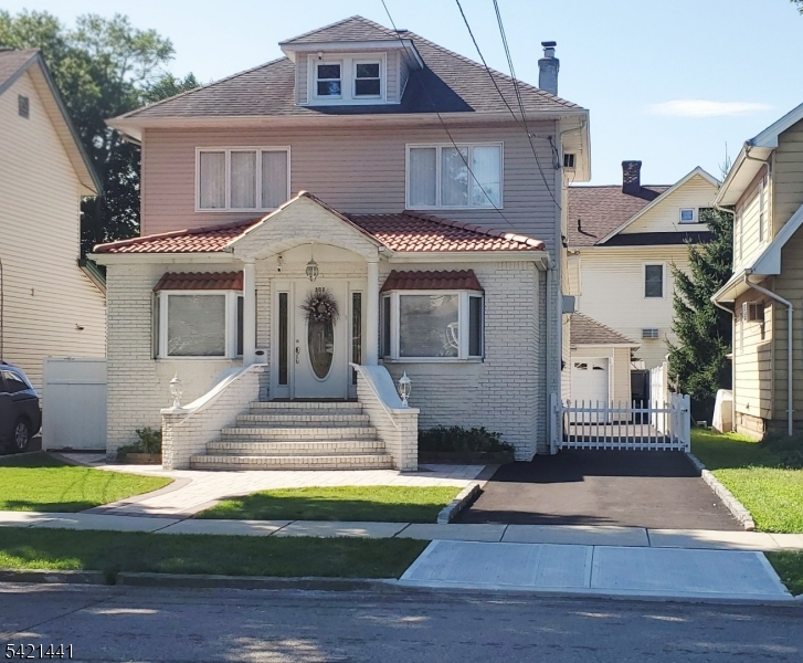 206 E Clay Avenue Roselle Park NJ 07204