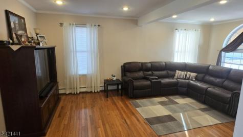 206 E Clay Avenue Roselle Park NJ 07204