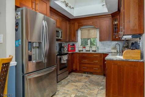 1150 Lakeside Drive E Vernon NJ 07422