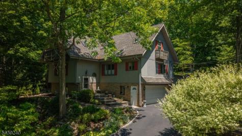 1150 Lakeside Drive E Vernon NJ 07422
