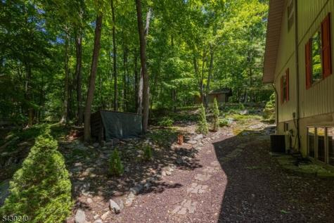 1150 Lakeside Drive E Vernon NJ 07422