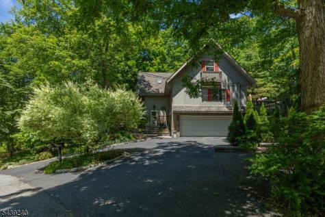 1150 Lakeside Drive E Vernon NJ 07422