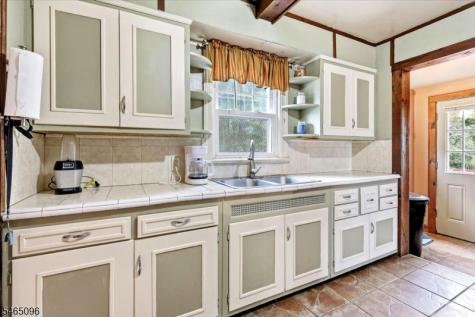 68 Silver Lake Road Frelinghuysen NJ 07825
