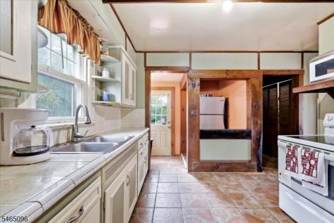 68 Silver Lake Road Frelinghuysen NJ 07825