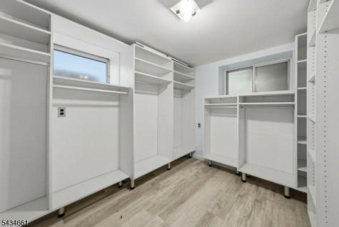 202 Colonial Avenue Saddle Brook NJ 07663