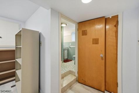 202 Colonial Avenue Saddle Brook NJ 07663