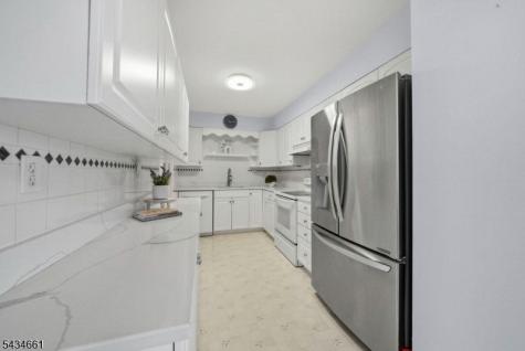 202 Colonial Avenue Saddle Brook NJ 07663