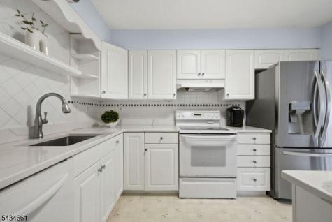 202 Colonial Avenue Saddle Brook NJ 07663