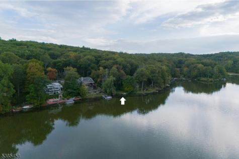 2006 Lakeside Drive Vernon NJ 07422
