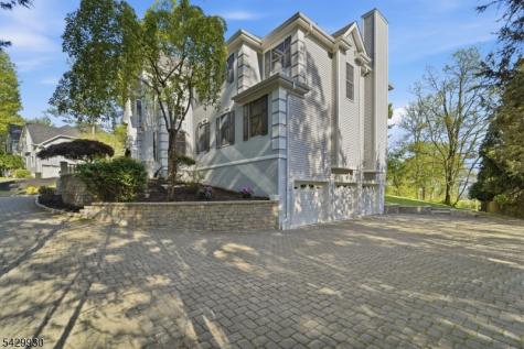 33 Scheurman Terrace Green Brook NJ 07059