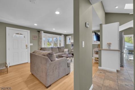 1 Pathfinder Trail Jefferson NJ 07885