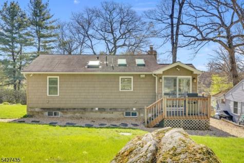 1 Pathfinder Trail Jefferson NJ 07885