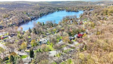 1 Pathfinder Trail Jefferson NJ 07885