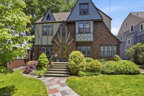 18 Burroughs Way Maplewood NJ 07040
