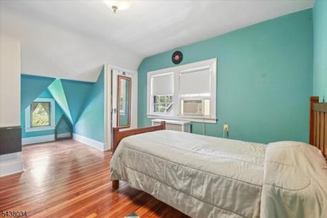 18 Burroughs Way Maplewood NJ 07040