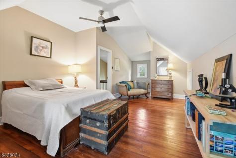 18 Burroughs Way Maplewood NJ 07040