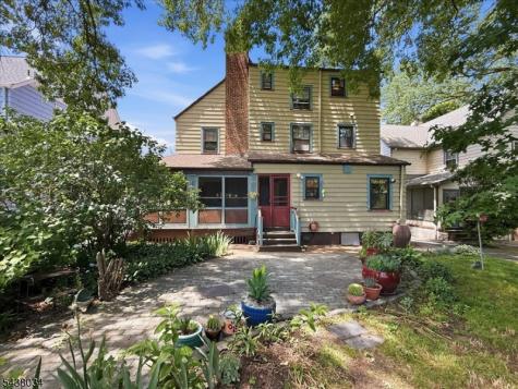 18 Burroughs Way Maplewood NJ 07040