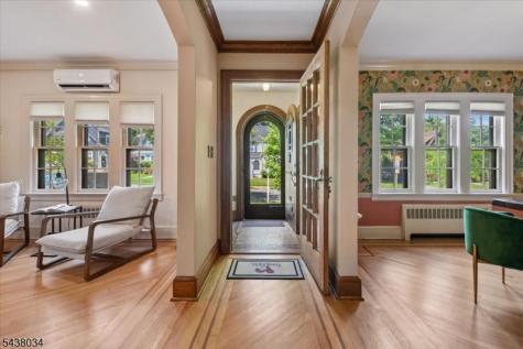 18 Burroughs Way Maplewood NJ 07040